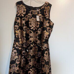 NWT - Beautiful Women's Holiday Dress